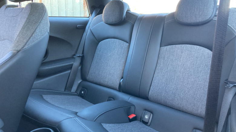 MINI Hatchback 135kW Cooper S Level 2 33kWh 3dr Auto Electric Hatchback